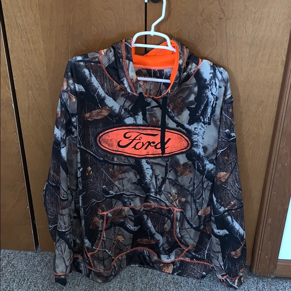 Legendary white tails hoodie !